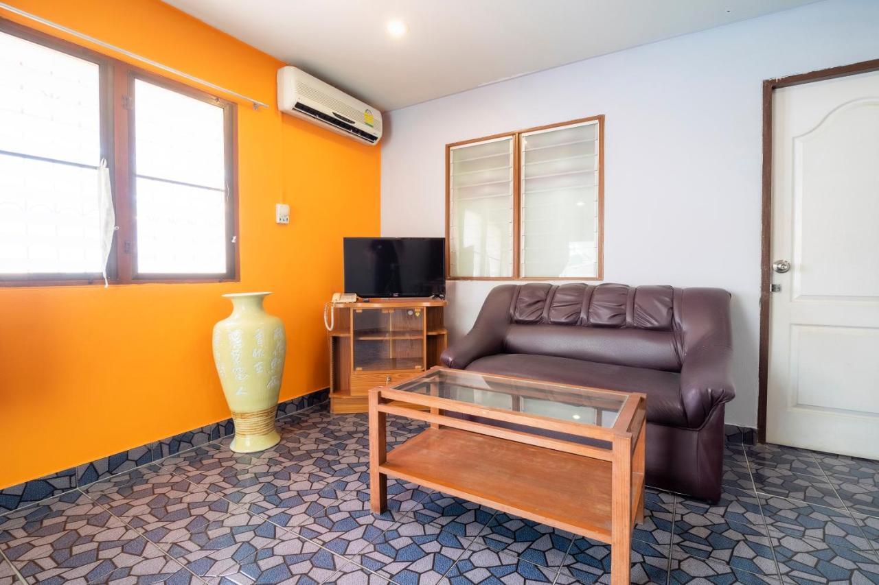 Oyo 663 Green Beach Room Pattaya Exterior foto